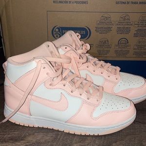 Women’s 8.5 High Top Pink Nike Dunks